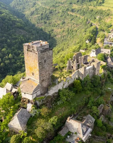 Château de Valon gorges de la Truyère