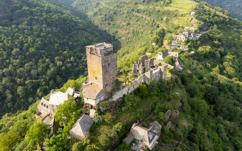 Château de Valon gorges de la Truyère